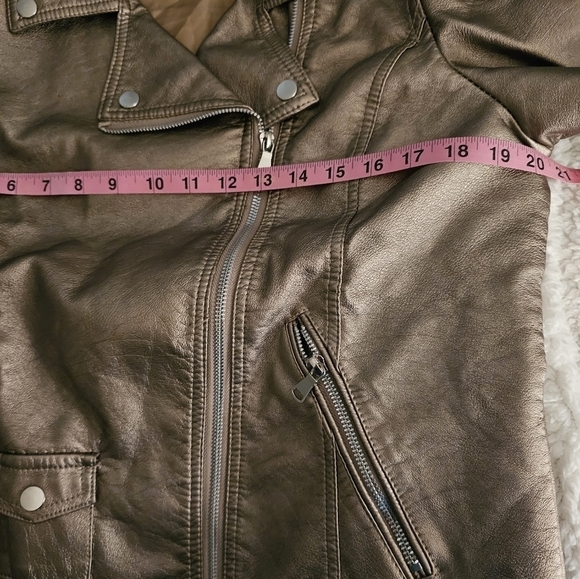 GOLD FAUX JACKET - Picture 6 of 7